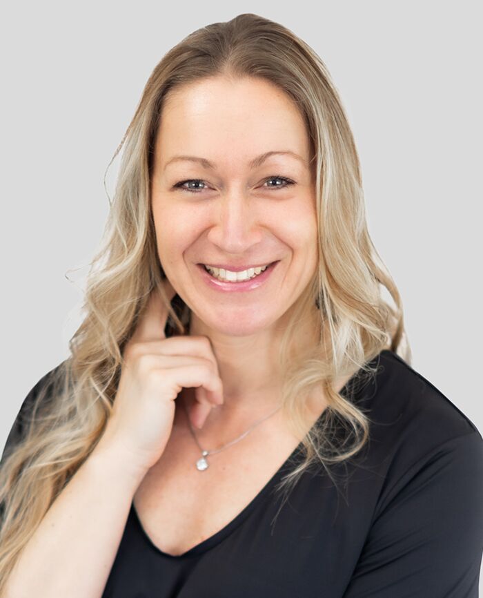 Christine Cleveland photo