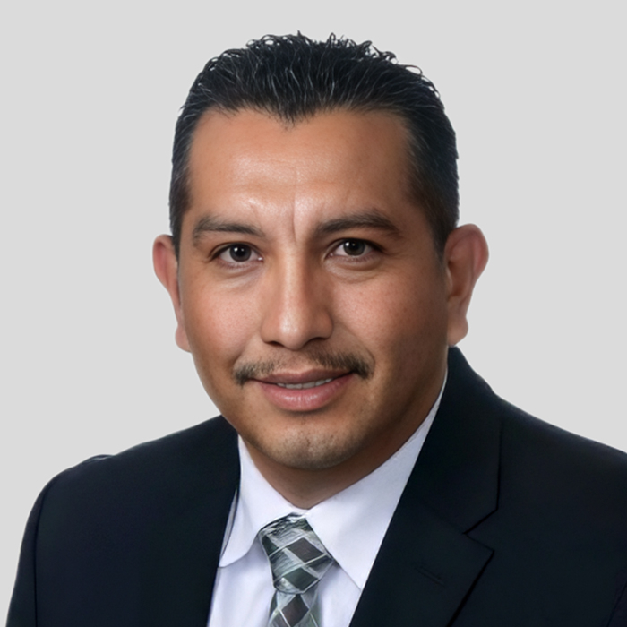 Oscar Mora Photo