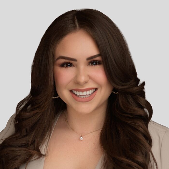 Jasmine Mendoza Headshot.