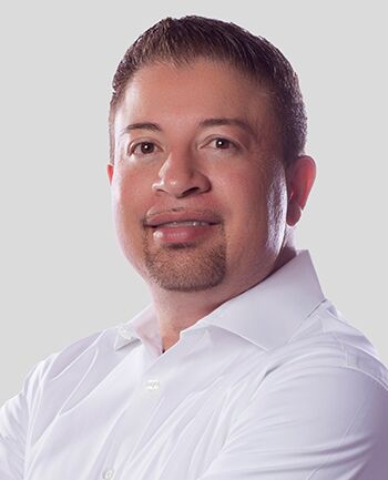 Headshot of Armando Chavez