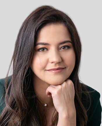 Nayara Negrelli photo
